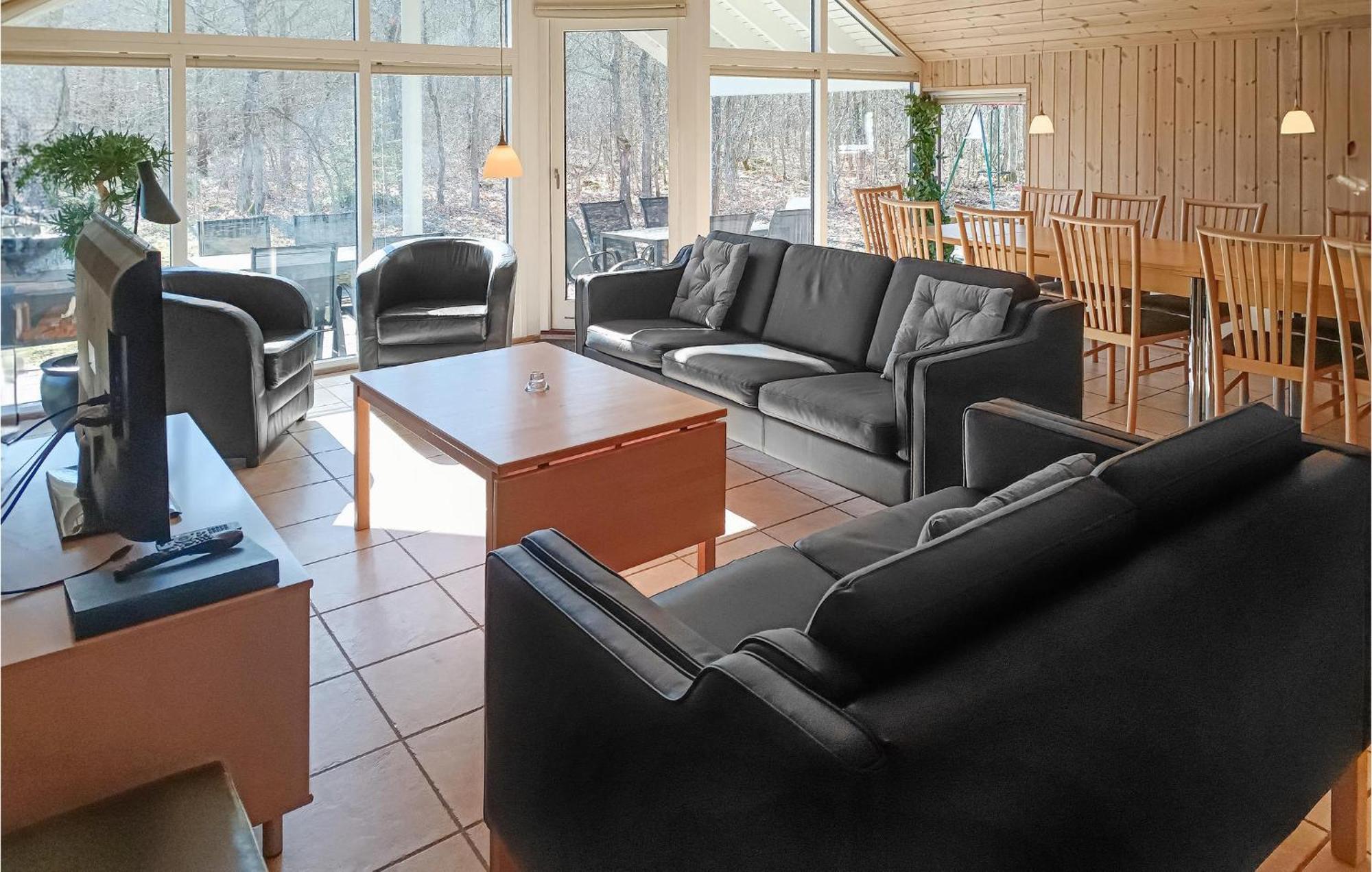 Beautiful Home In Koepingsvik With Kitchen Zewnętrze zdjęcie